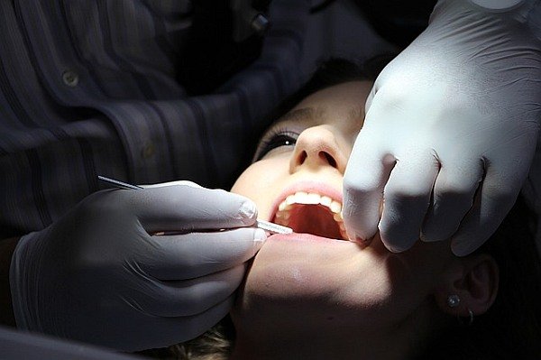 Dantų implantai – spartaus odontologijos vystymosi pavyzdys
